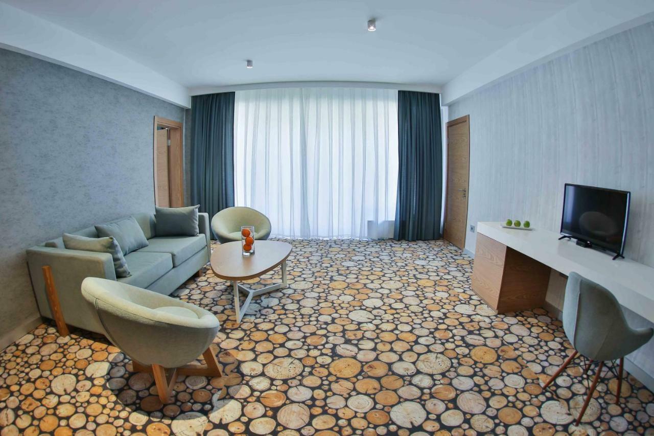 Yurd Hotel Qax Buitenkant foto