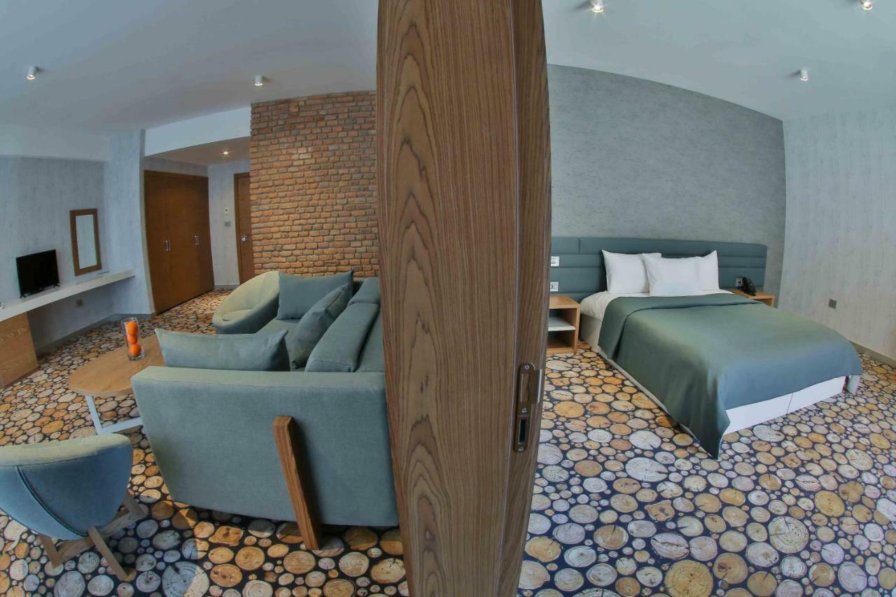 Yurd Hotel Qax Buitenkant foto