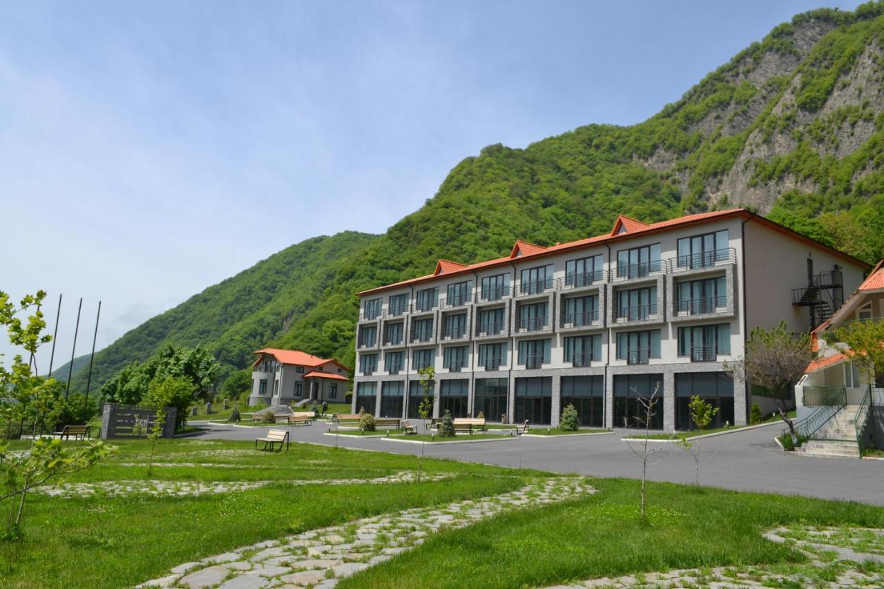 Yurd Hotel Qax Buitenkant foto