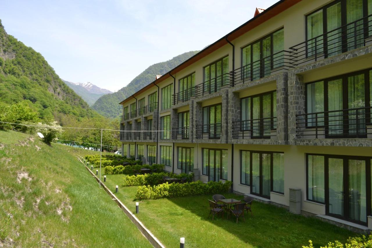 Yurd Hotel Qax Buitenkant foto