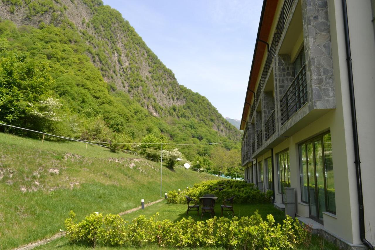 Yurd Hotel Qax Buitenkant foto